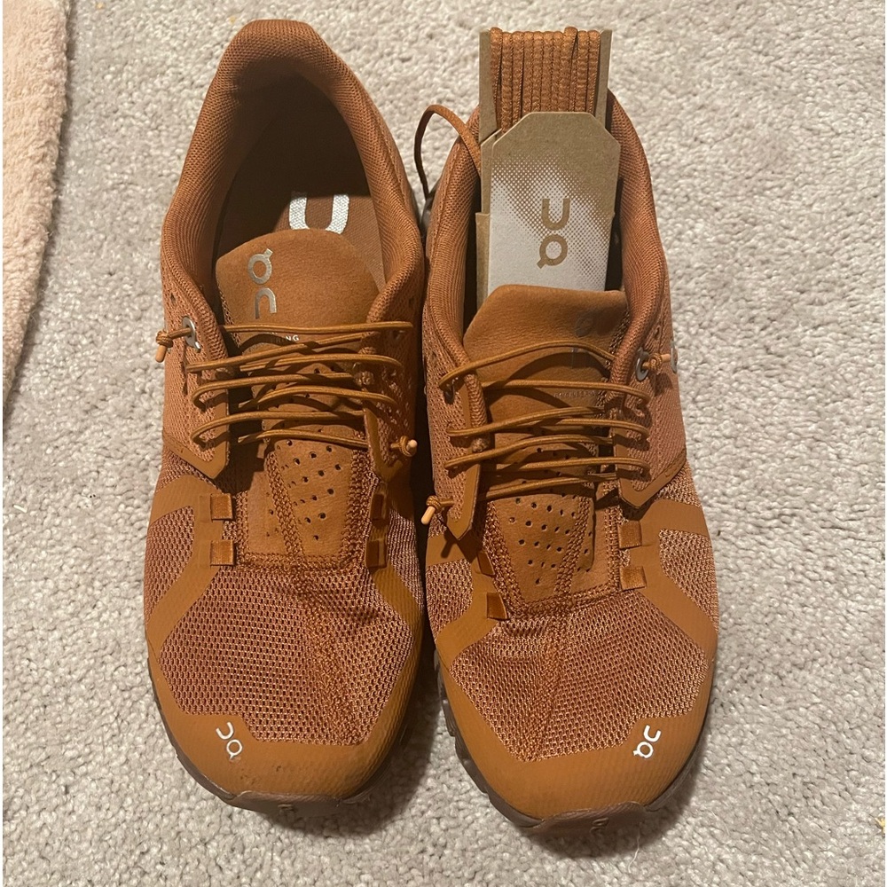 On Women’s Cloud Sneakers size 9